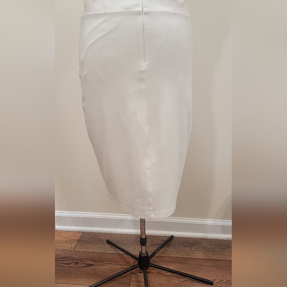 MINT - ALI & JAY OFF WHITE DRESS (sz Med) - Picture 5 of 7